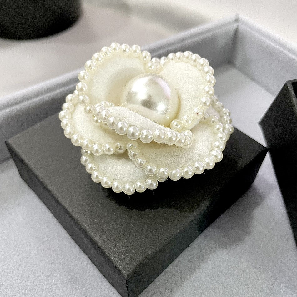 Pearl brooch